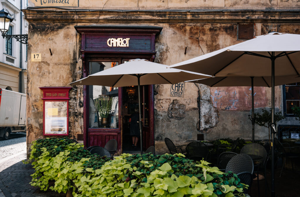 restauracje z ogródkami kraków camelot